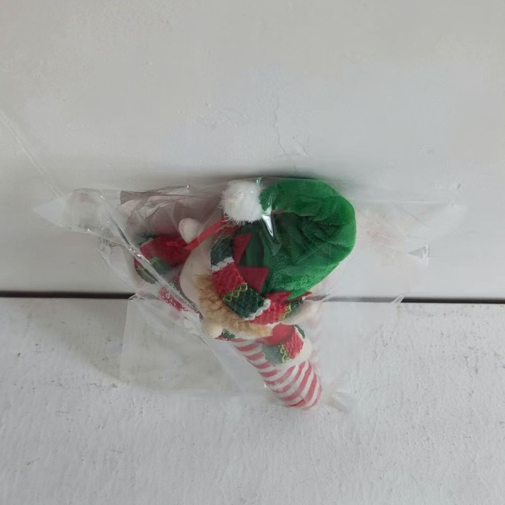 Home Xmas Decor Ideas - Ornamen Elf dari Kain Beludru, Hiasan