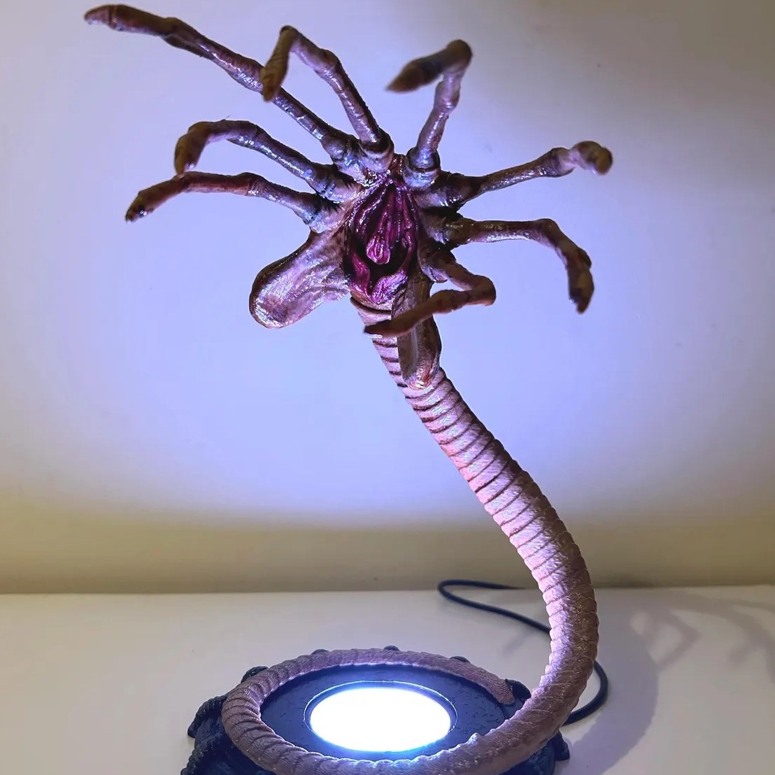 Lampu Alien Facehugger Lampu M - Home Decor Inspo ulasan dan harga